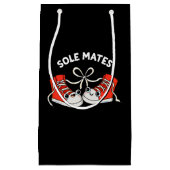 Sole Mates Funny Shoe Pun Dark BG Klein Cadeauzakje (Voorkant)