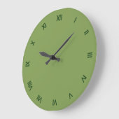 Solid Asparagus Green met Roman Numerieke Grote Klok (Hoek)