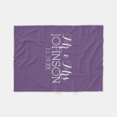 Solid Color Eggplant Mr & Mrs Wedding Favor Fleece Deken (Voorkant (Horizontaal))