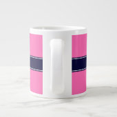 Solid Hot Roze #2, Navy Blue Ribbon Name Monogram Grote Koffiekop (Achterkant)