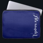 Solid Navy Blue Background, naam monogram Laptop Sleeve<br><div class="desc">Navy Blue Background, Name Monogram past dit aan met jouw naam of andere tekst. U kunt lettertypen ook wijzigen, tekengrootten en lettertypekleuren aanpassen, de tekst verplaatsen, enzovoort.
2015 ©FantabulousCase Alle rechten voorbehouden</div>