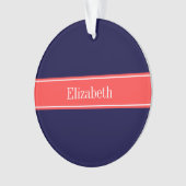 Solid Navy Blue Coral Red Ribbon Naam Monogram Ornament (voorkant)