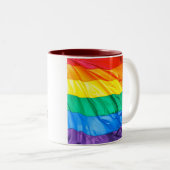 Solid Pride - Gay Pride Flag Closeup Tweekleurige Koffiemok (Voorkant rechts)