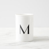  solid white - add  black monogram   porselein kop (Voorkant)