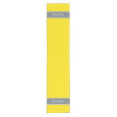 Solid Yellow, Charcoal Grey Ribbon Name Monogram Korte Tafelloper (Voorkant)