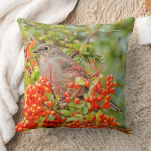 Solitaire zongvogel van Townsend op Pyracantha Kussen