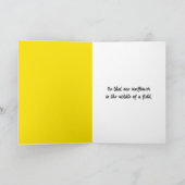 Solitaire zonnebloem in tarweveld aanmoediging kaart (Binnen)