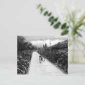 Solo Bike Parking Amsterdam Black en White Briefkaart (Staand voorkant)