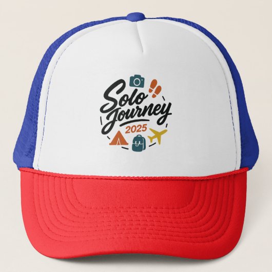 Solo Journey 2025 Adventure Logo Trucker Pet (Voorkant)