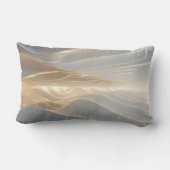 Solstice Echo – Luminous Gold Wave Abstract Throw  Kussen (Achterkant)