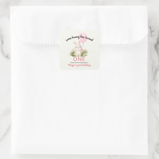 Some Bunny is een eenvoudige Schattigee meisjes 1e Vierkante Sticker (Tas)