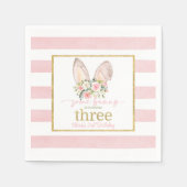 Some Bunny is het draaien van drie (Bunny Ears) CU Servet (Voorkant)