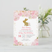 Some Bunny is het draaien van een 1e verjaardag ui Kaart (Staand voorkant)