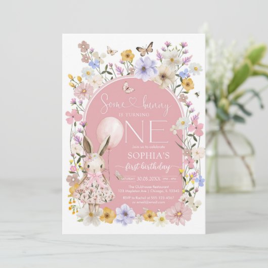 Some Bunny Is ONE First 1st Birthday Invitation Kaart (Staand voorkant)