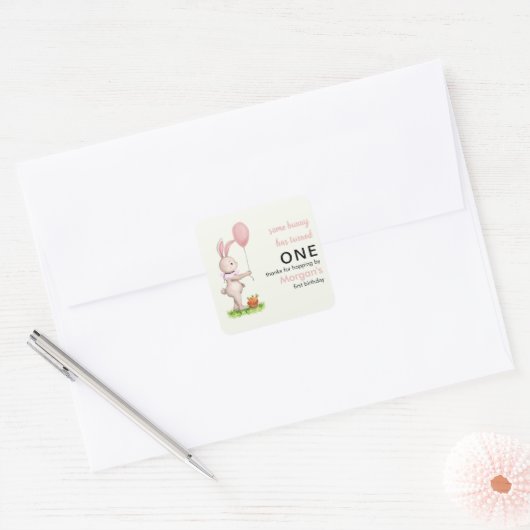 Some Bunny is One Schattige Rabbit Balloon 1st Bir Vierkante Sticker (Envelop)