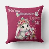 Some Bunny Loves Me Whimsical Spring Basket Custom Kussen (Achterkant)