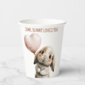 Some Bunny Loves You with Heart Balloon Papieren Bekers (Voorkant)