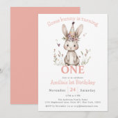 Some Bunny wordt een Schattige 1e verjaardagsfeest Kaart (Voorkant / Achterkant)
