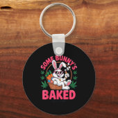Some Bunnys Baked Easter 2025 Chill Funny Stoner T Sleutelhanger (Voorkant)