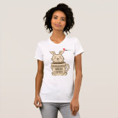 "Somebunny Needs Coffee" Grappige T-Shirt | Knuffe (Voorkant volledig)