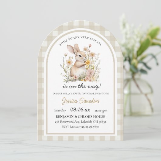 Somebunny Special Gingham Spring Baby shower Kaart (Staand voorkant)