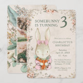 Somebunny wordt drie 3e verjaardagsuitnodiging kaart (Voorkant / Achterkant)