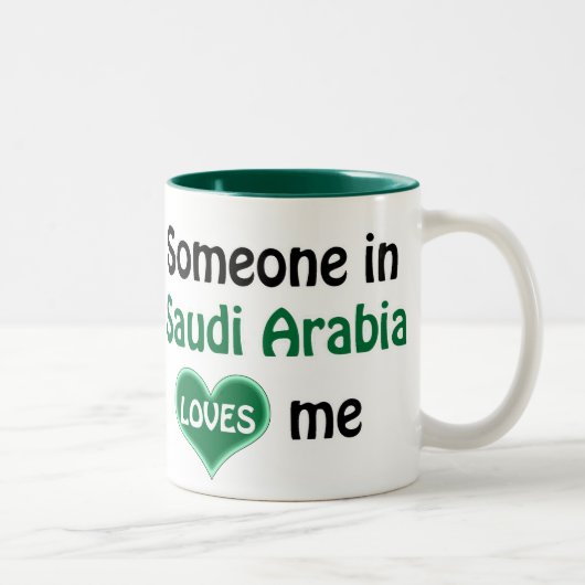 Someone in Saudi Arabia loves me Tweekleurige Koffiemok (Rechts)