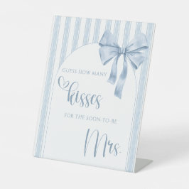 Something Blue Before I Do  Guess how Many Kisses Reclamebord Met Voetstuk