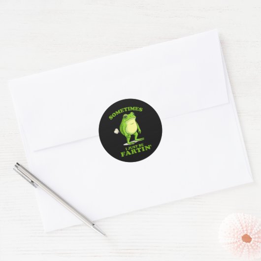 Sometimes I Just Be Farting Funny Frog  Ronde Sticker (Envelop)