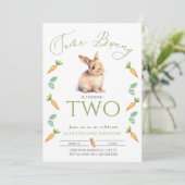 Sommige Bunny 2e verjaardag uitnodiging met rand (Staand voorkant)
