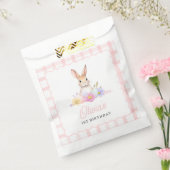 Sommige Bunny Pastel Spring Pink Gingham 1e verjaa Bedankzakje (Gezegeld)