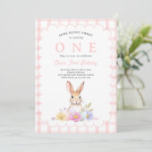 Sommige Bunny Pastel Spring Pink Gingham 1e verjaa Kaart (Staand voorkant)