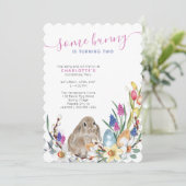 Sommige Bunny Spring Flowers en Cute Rabbit Birthd Kaart (Staand voorkant)