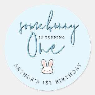 Sommige Bunny wordt één 1e verjaardagsfeestje Ronde Sticker