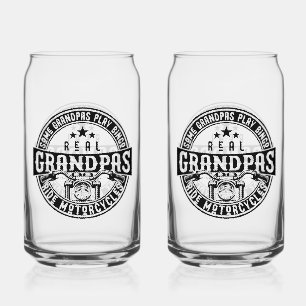 Sommige grootvaders spelen bingo Echte grootvaders Blikvorm Glas