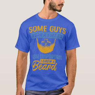 Sommige jongens draag een pak om er belangrijk uit t-shirt