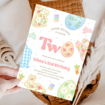 Sommige konijn wordt twee pastel verjaardag