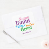 Sommige konijntjes vinden je een geweldig paascade vierkante sticker (Envelop)