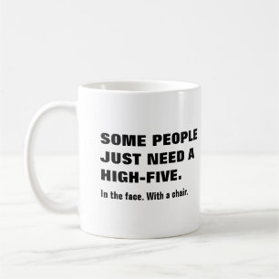 Sommige mensen hebben een high-vijf nodig, in het  koffiemok