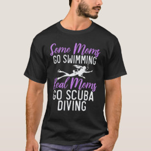 Sommige moeders gaan zwemmen echte moeders gaan sc t-shirt