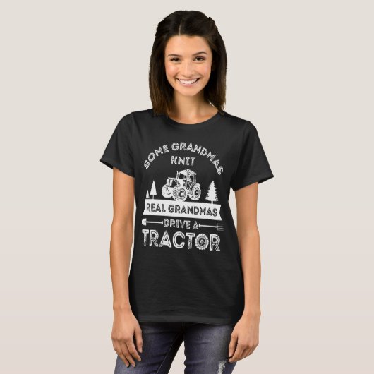 Sommige oma's breien echte oma's rijden tractor ve t-shirt (Voorkant volledig)