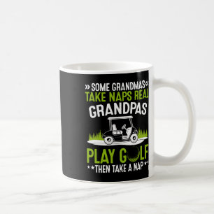 Sommige oma's nemen dutjes echte opa's spelen golf koffiemok