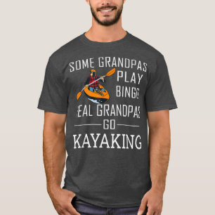 Sommige opa's spelen Bingo Real Grandpas Go Kayaki T-shirt