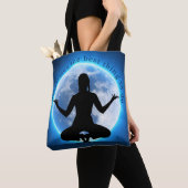"Soms het beste om te doen" Blue Moon Yoga Tote Bag (Dichtbij)