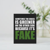 Soms is de gras groener omdat hij fake is briefkaart (Staand voorkant)
