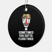 Soms moet je twee keer spoelen keramisch ornament (Links)