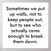 Soms zetten we muren op, niet om mensen te houden. poster (Voorkant)