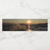 Sonnenuntergang mit Brandung in Kroatien Waterfles Etiket (Enkel label)