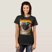 Sonniger Mops am Strand T-shirt (Voorkant volledig)