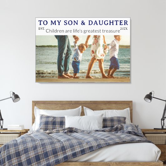 Sons & Daughters Day – Custom Family Canvas (Insitu (Slaapkamer))